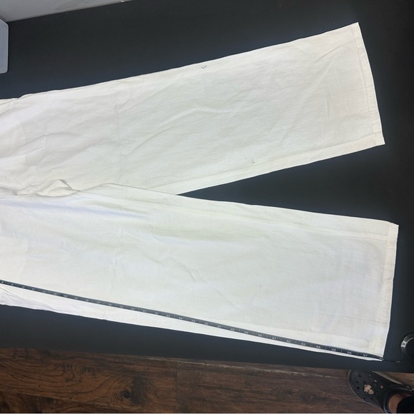 White Casual capri pants size S.  <<<<57>>>>> - Picture 4 of 8